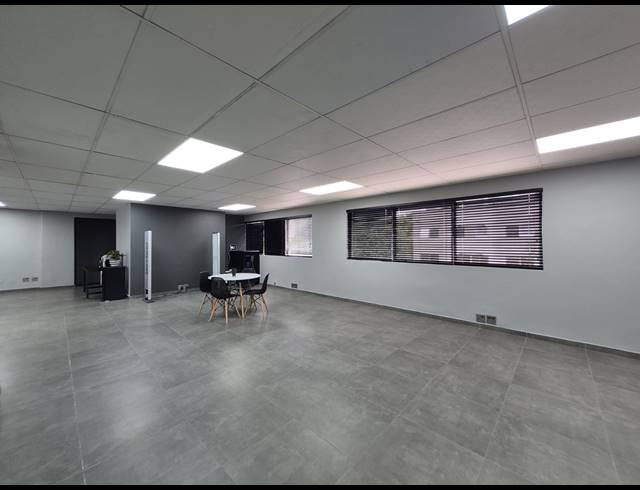650M² OFFICE FOR SALE IN SUNNINGHILL